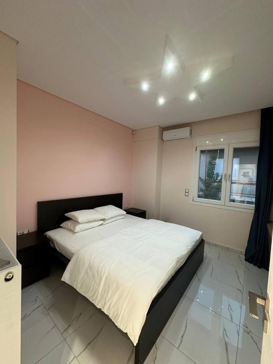 Warm And Modern Brand New Apartment Piraeus Exterior photo