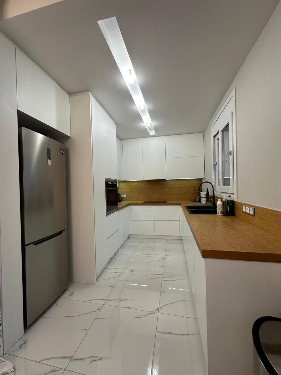 Warm And Modern Brand New Apartment Piraeus Exterior photo